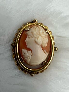 Vintage Rainbow Gold Filled Cameo Pendant